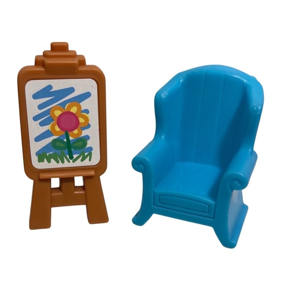 Peppa Pig Replacement Furniture Easel With Flower Artwork & Blue Armchair